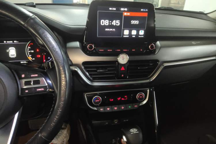 Used Kia Sportage R 2019 2.0L Automatic Smart Luxury Edition Audio And AC Panel