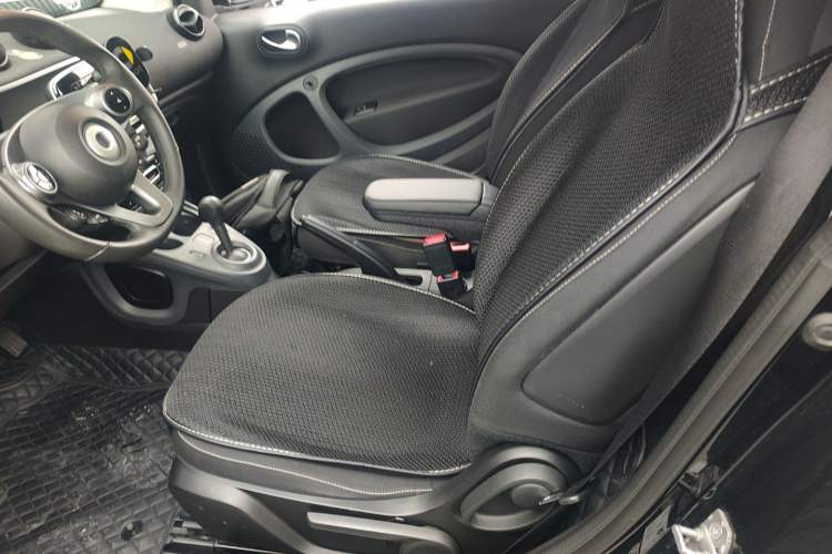 Used smart fortwo 2015 1.0L 52 kW Hardtop Passion Edition
