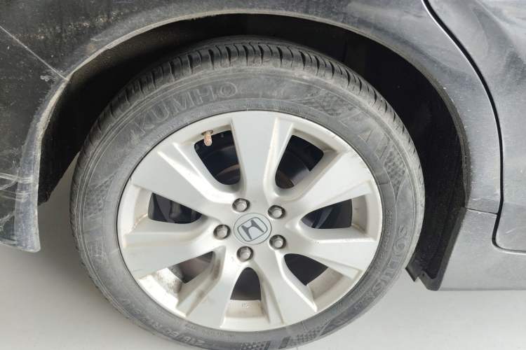 Used Honda Jade 2013 1.8L automatic Comfort version 5 seats
