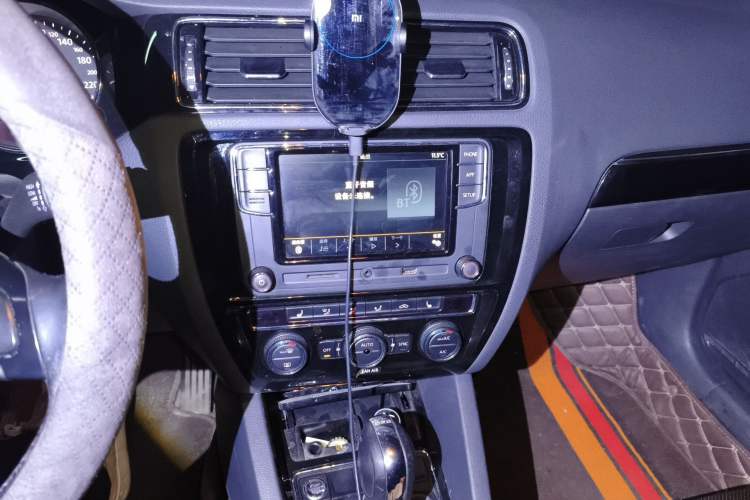 Used Volkswagen Sagitar 2018 280TSI DSG Luxury Model Audio And AC Panel