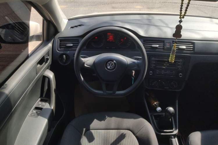 Used Volkswagen Santana 2018 1.5L Manual Fashion Edition Steering Wheel