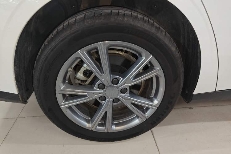 Used Geely Galaxy L6 2025 EM-i 140km Long-Range Version
