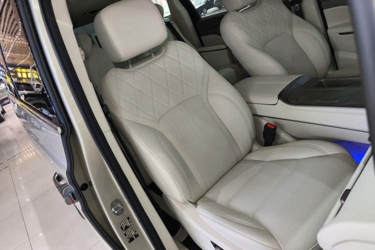 Used Wey Gaoshan 2025 Four-Wheel Drive Alpine 8
