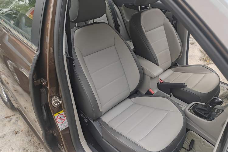 Used Volkswagen Gran Lavida 2013 1.6L Automatic Comfort Model Right Front Seat