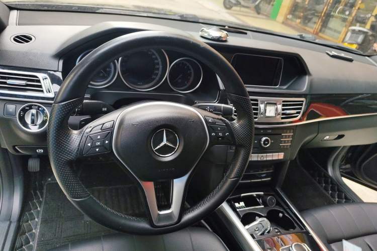 Used Mercedes-Benz E-Class 2015 Facelift E 200 L Sport Edition
