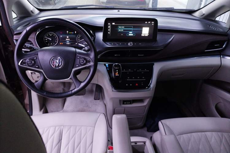 Used Buick GL8 2021 Land Cruiser Executive Class 652T Luxury Model Center Console