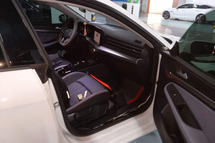 Used Volkswagen Lamando 2022 Lingdu L 280TSI DSG Spicy Edition Right Front Seat