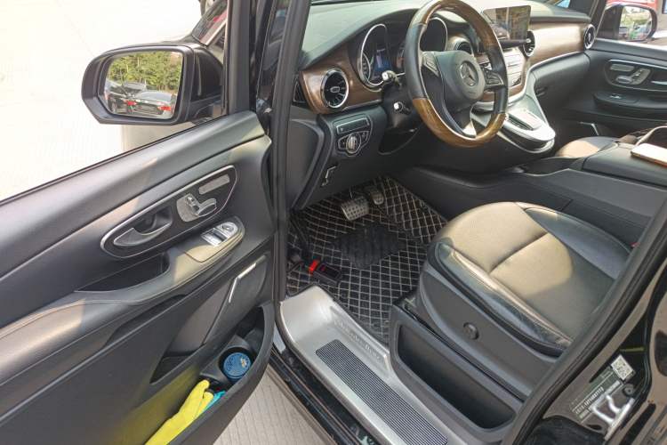 Used Mercedes-Benz V-Class 2021 V 260 Prestige Edition Driver Seat