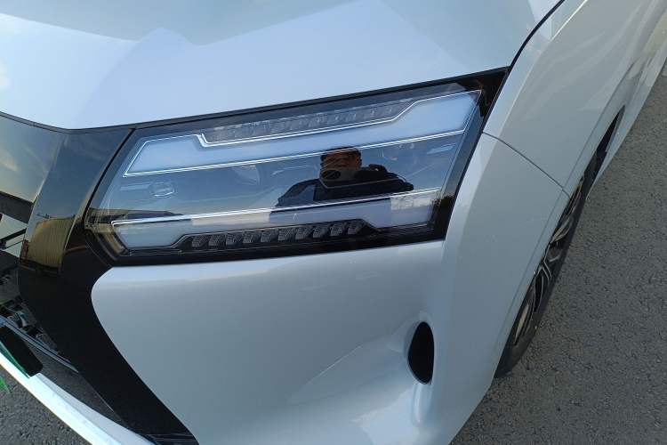 Used Wuling Wuling Starlight 730 2025 Model Plug-in Hybrid 125km Luxury Edition
