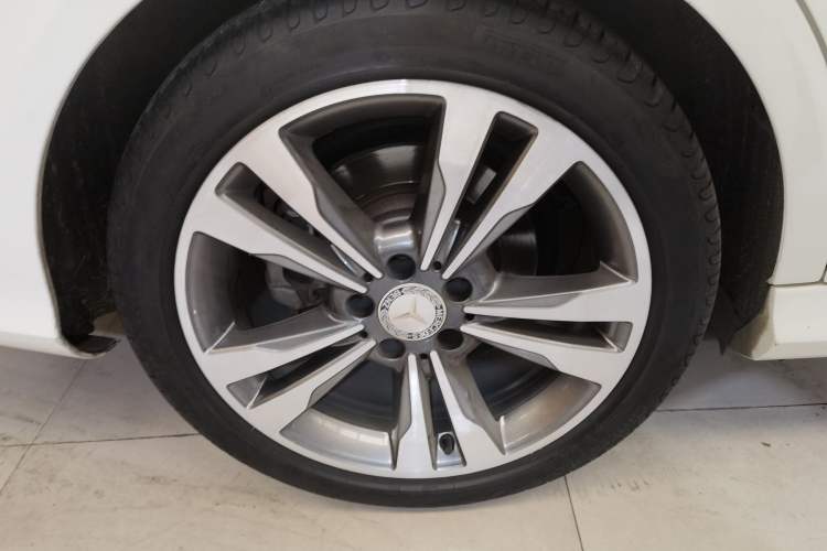 Used Mercedes-Benz E-Class 2015 Facelift E 200 L Sport Edition