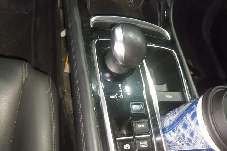 Used GAC Trumpchi GA6 2019 270T Automatic Luxury Edition Gear Lever