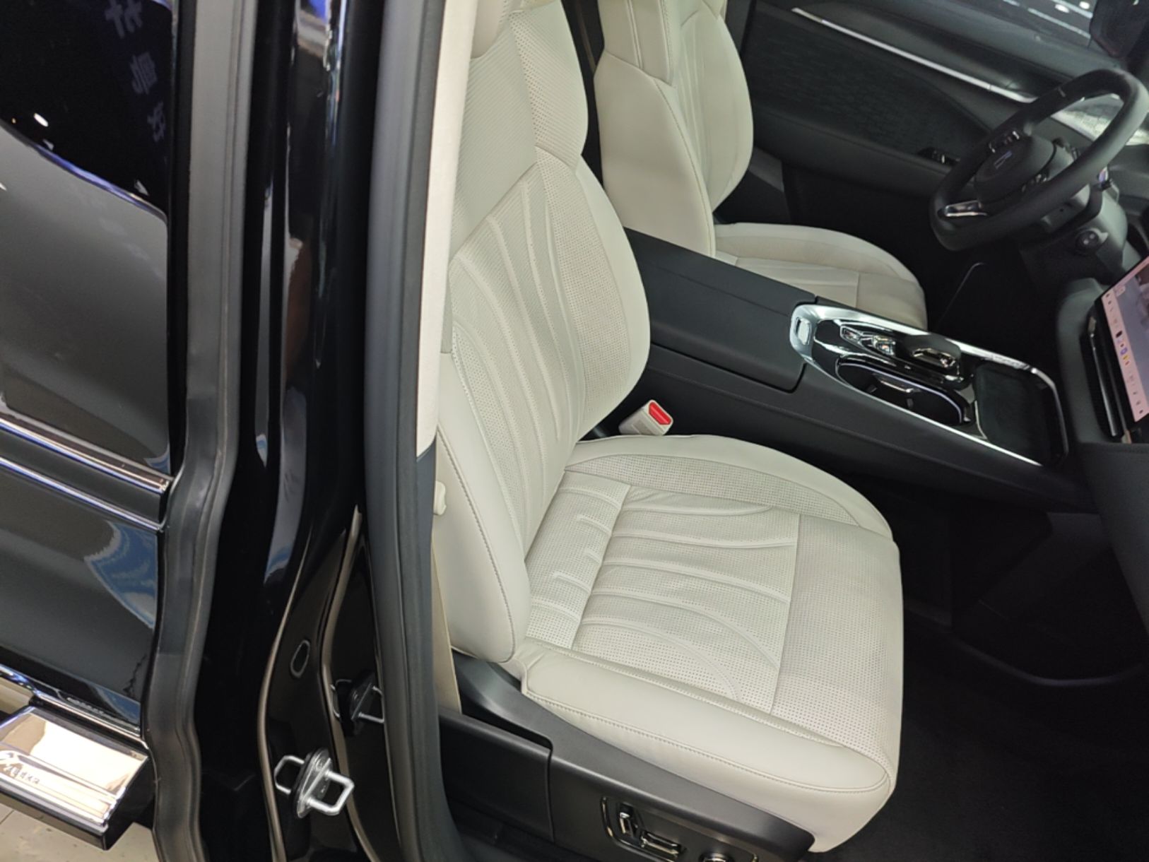 Zeekr 009 2024 GAC Trumpchi — снимка 19