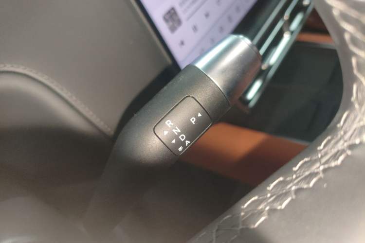 Used Li Auto L8 2025 Max Smart Refresh Edition Gear Lever