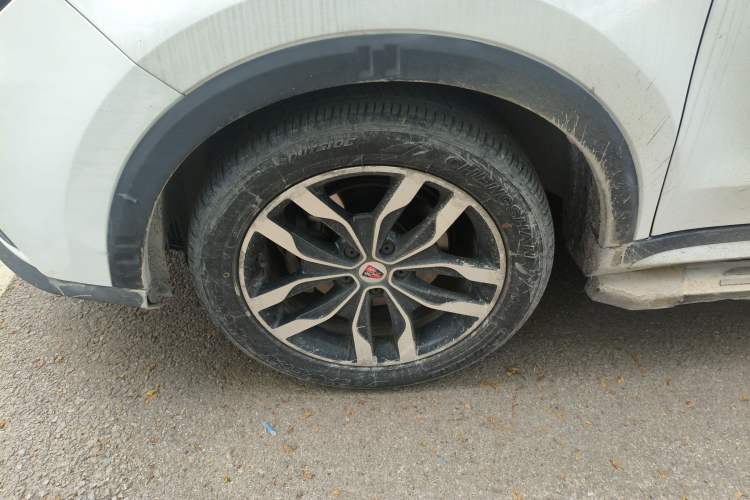 Used Roewe RX5 2018 30T Two-Wheel Drive Automatic Internet Platinum Edition Left Front Wheel Hub