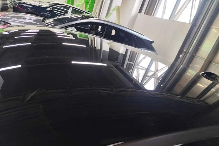 Used Hongqi E-QM5 2022 431 km Charge & Enjoy Edition Roof