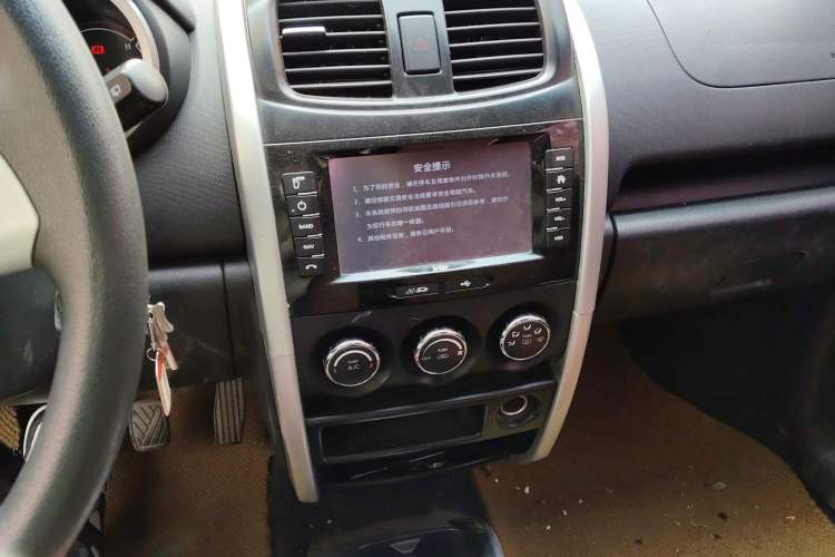 Used Changan CX20 2014 1.4L Manual Sunroof Navigation Version – China IV Standard
