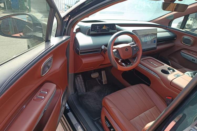 Used Hyptec HL 2025 700 Ultra Six-Seater All-Wheel-Drive LiDAR Version
