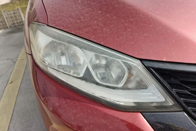 Used Nissan Tiida 2016 1.6L CVT Smart Drive Edition Right Front Headlight