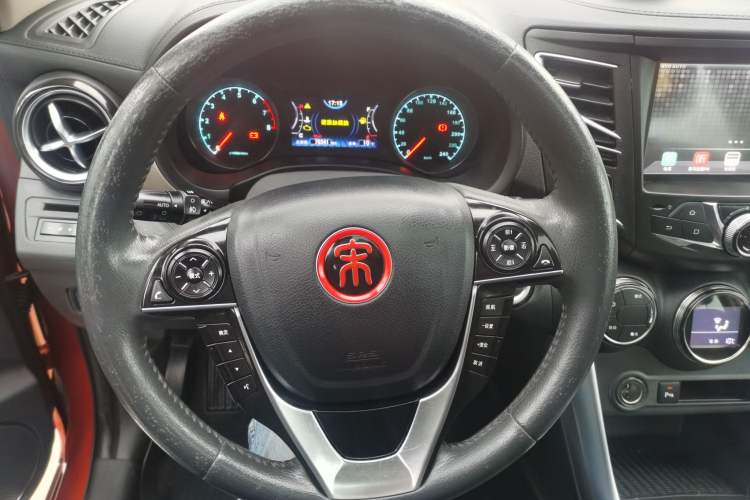 Used BYD Song 2017 Gaishi Upgrade Edition 1.5TI Manual Elite Model
