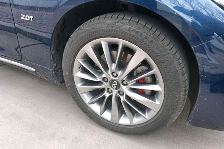 Used Infiniti Q50L 2018 2.0T Enjoyment Version China VI Standard
