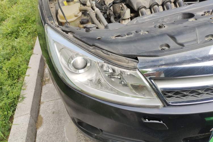Used BYD Surui 2012 1.5L Manual Luxury Version Right Front Headlight