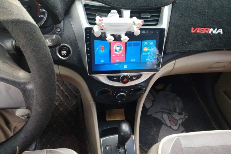 Used Hyundai Verna (older generation) 2016 1.4L Automatic Leading-Edge GLX Audio And AC Panel