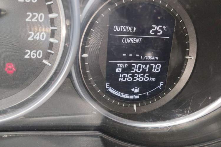 Used Mazda CX-5 2014 2.0L Automatic Two-Wheel Drive Urban Version Odometer Close Up