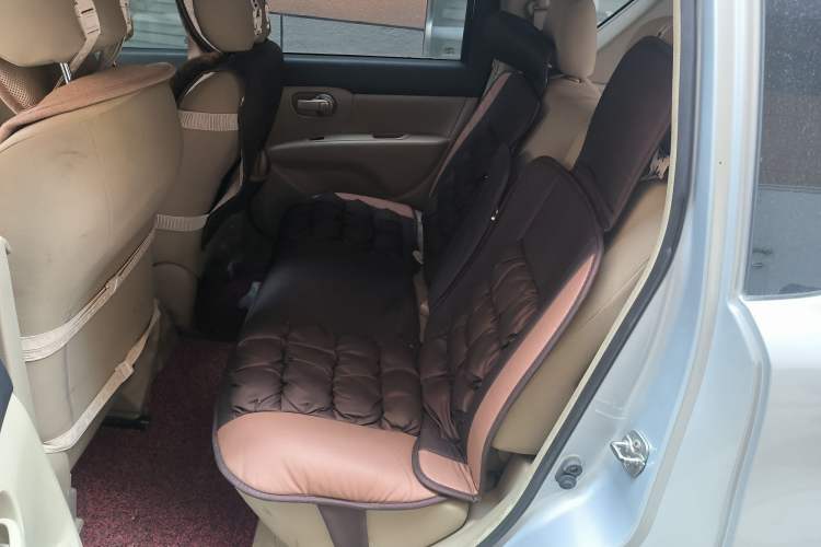 Used Nissan Livina 2013 1.6XE Manual Comfort Edition
