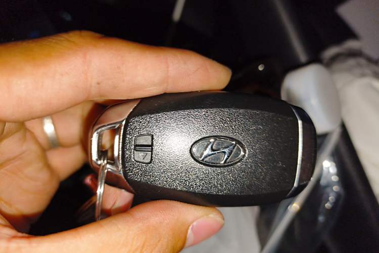 Used Hyundai Elantra 2022 1.5L CVT LUX Prestige Edition Vehicle Key