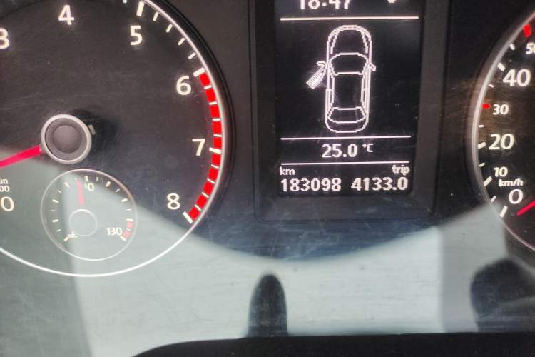 Used Volkswagen Sagitar 2014 Revised Version 1.4TSI Automatic Luxury Edition
