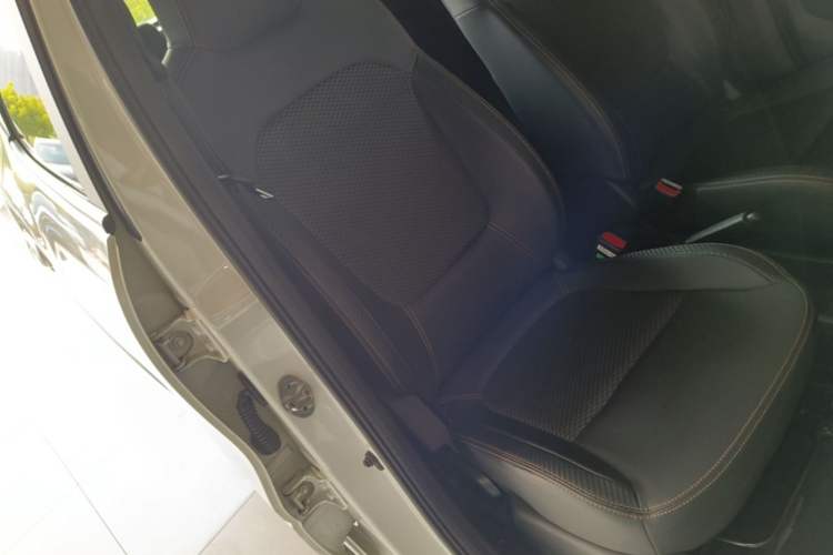 Used Dongfeng NAMMI BOX 2022 Chasing Wind Edition 331 km Standard Model Right Front Seat