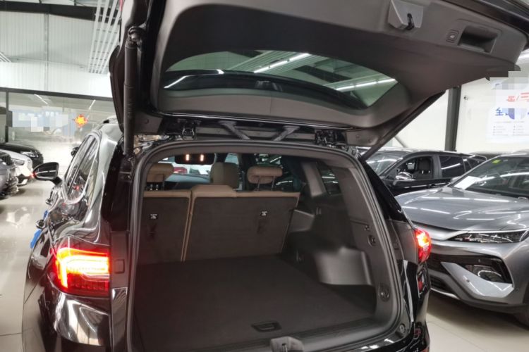 Used Buick Envision 2023 Encore Plus 652T Five-Seat Luxury Model Trunk