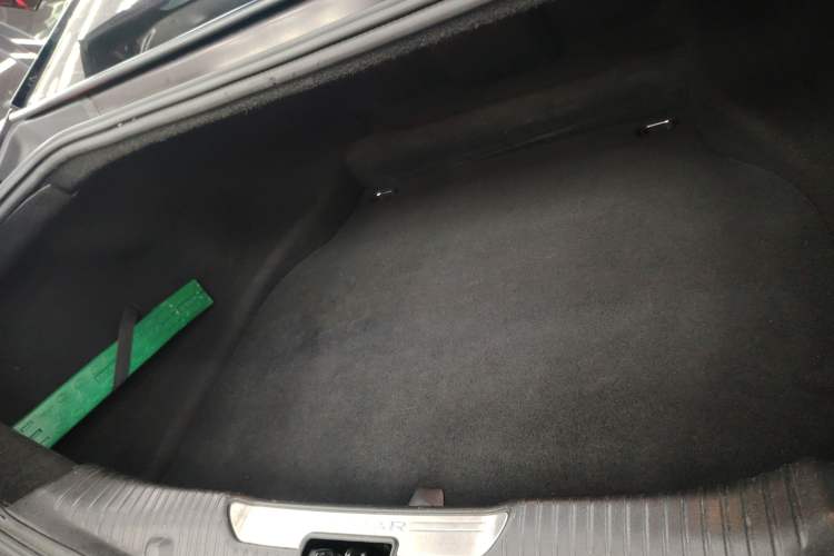 Used Jaguar XJ 2014 XJL 2.0T Two-Wheel-Drive Elegant Business Edition
