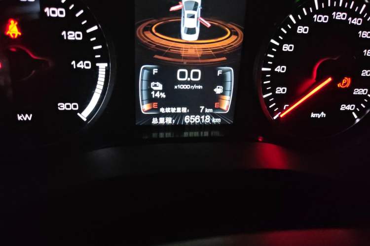 Used BYD Qin New Energy 2017 1.5T Luxury Model Odometer Close Up