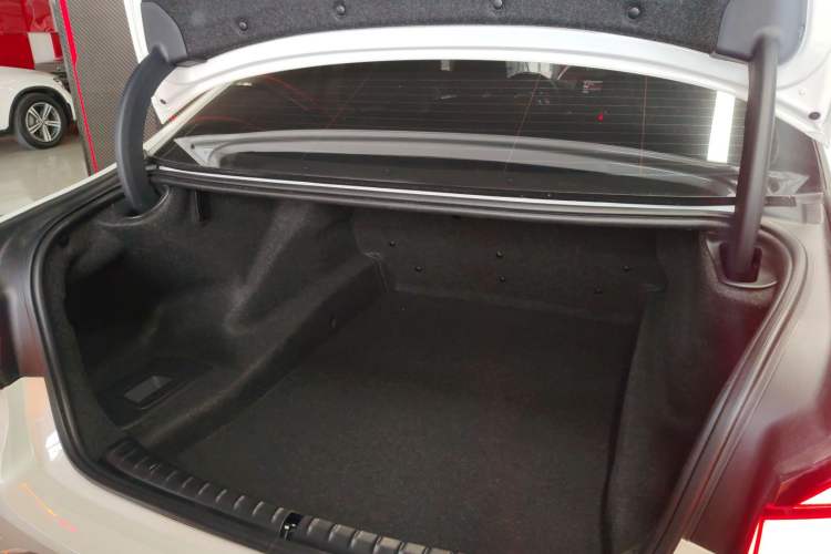 Used BMW 5 Series 2021 525Li Luxury Package Trunk