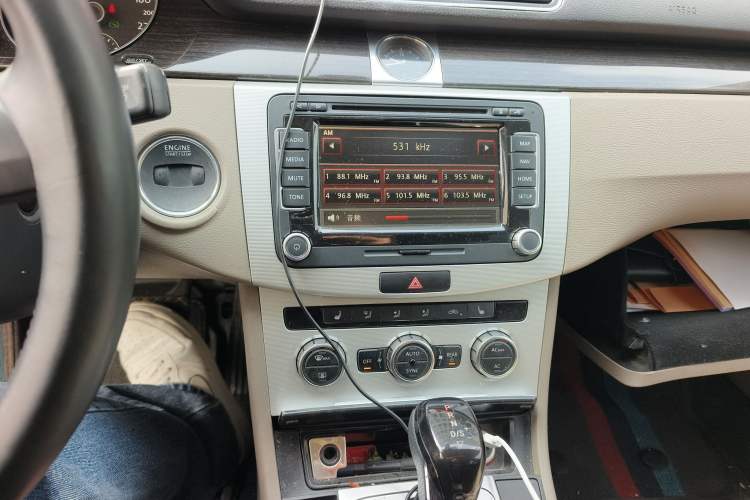 Used Volkswagen Magotan 2012 Revised Version 2.0 TSI Supreme Edition Audio And AC Panel