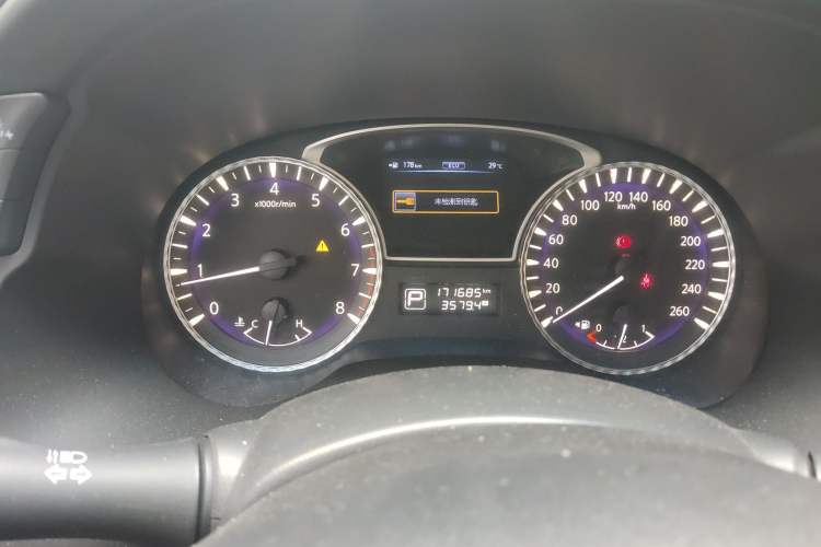 Used Infiniti JX 2013 JX35 Two-Wheel-Drive Excellence Edition
