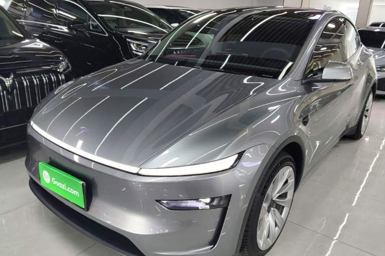 Used Tesla Model Y 2025 Long-Range All-Wheel-Drive Version