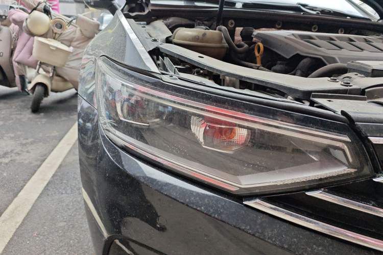 Used Volkswagen Magotan 2020 330TSI DSG Leading Model Right Front Headlight