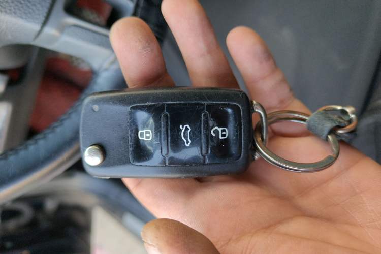 Used Volkswagen Santana 2015 1.6L Manual Comfort Edition Vehicle Key