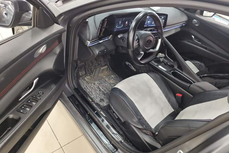 Used Hyundai Elantra 2022 1.5L CVT 20th Anniversary Edition Driver Seat