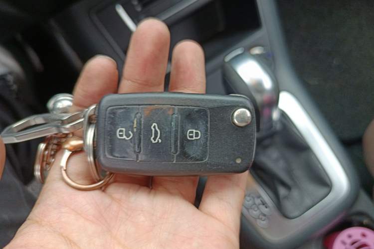 Used Volkswagen Tiguan 2015 2.0 TSI Automatic All-Wheel Drive Luxury Edition Vehicle Key