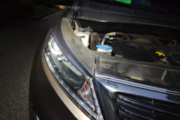 Used Kia Sportage R 2016 2.0L Automatic Two-Wheel Drive DLX Right Front Headlight