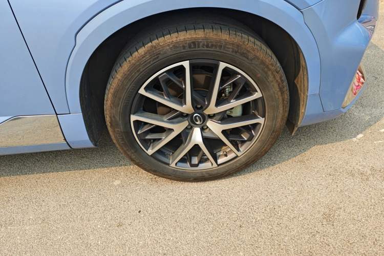 Used GAC Trumpchi GS8 2022 Dual-Engine Series 2.0TM Two-Wheel Drive Prestige Edition (7 Seats) Right Front Wheel Hub