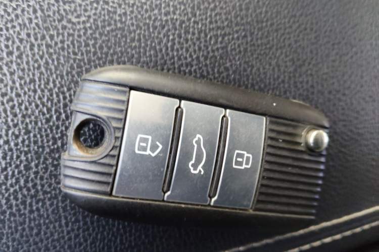 Used Roewe RX5 2016 20T Two-Wheel Drive Automatic Internet Smart Edition