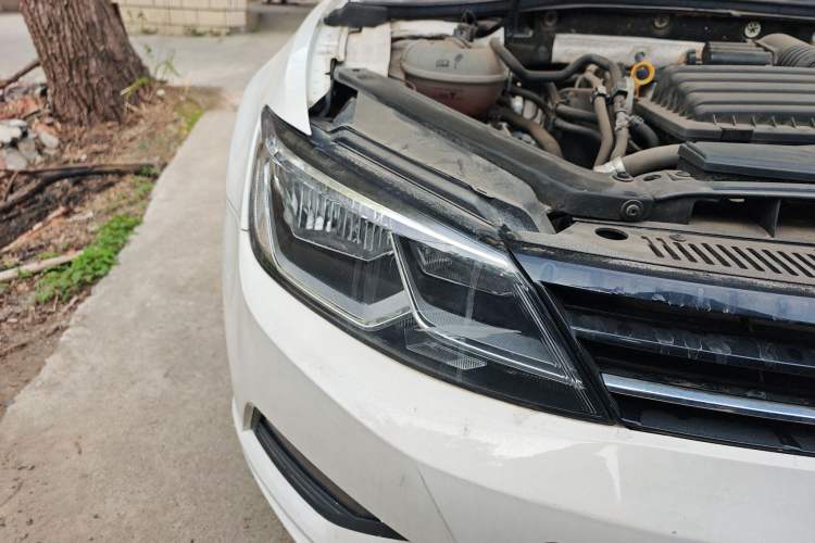 Used Volkswagen Lamando 2018 280TSI DSG Comfort Edition Right Front Headlight