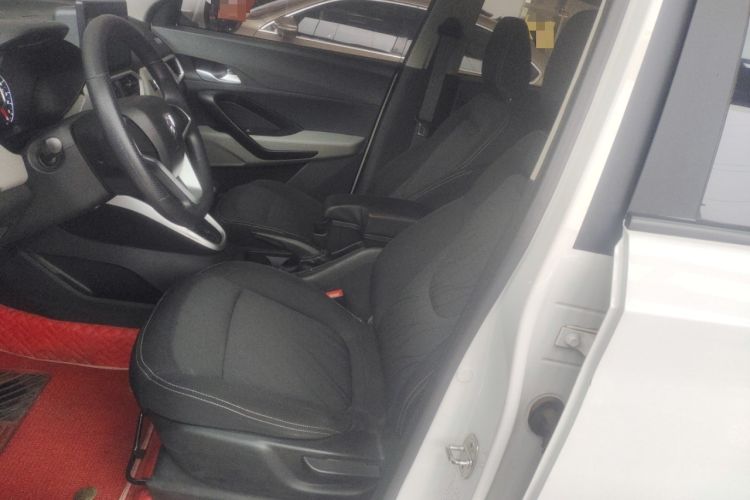 Used Baojun 510 2017 1.5L manual Comfort trim