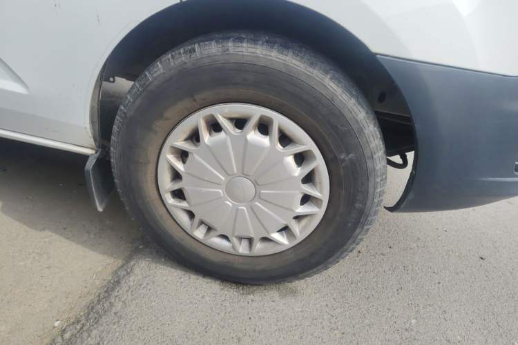 Used Ford Transit 2017 2.0T Diesel Multi-Purpose Commercial Vehicle Short Wheelbase Low Roof China V Standard
