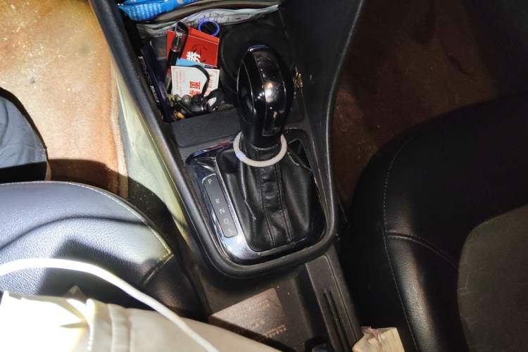 Used Volkswagen Santana 2013 1.6L Automatic Comfort Edition Gear Lever