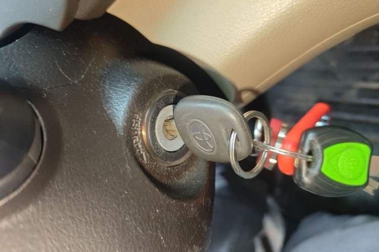 Used Toyota Highlander 2012 2.7L Two-Wheel Drive 7-Seater Luxury Edition
